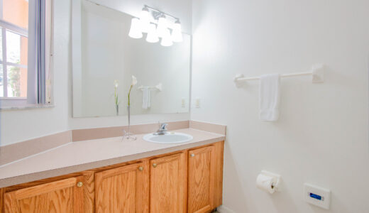Bathroom of Berkley lake Townhomes in Kissimmee
