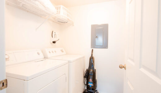 Laundry room of Berkley lake Townhomes in Kissimmee