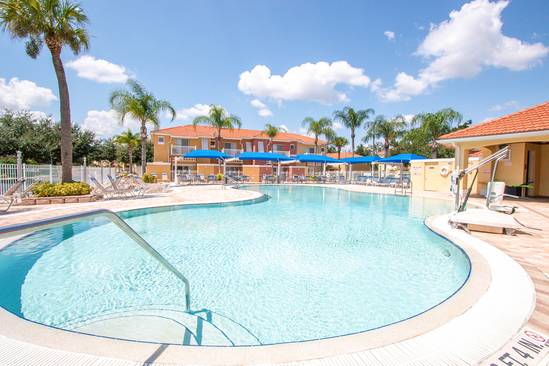 USA-Florida-Orlando-Resort-Pool